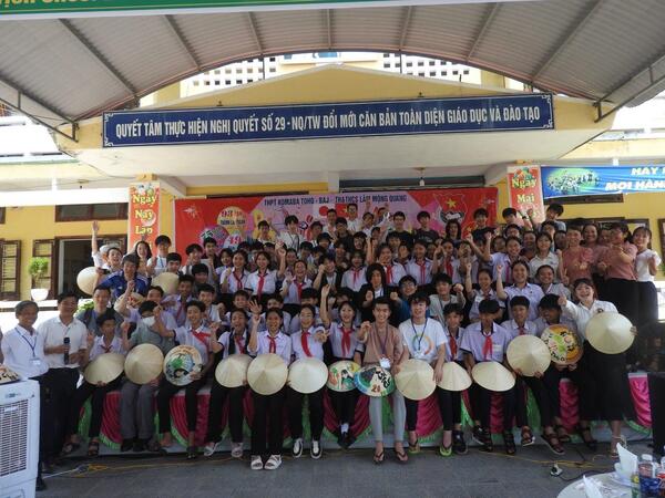 駒場東邦中学・高校のフエ来訪：ベトナム